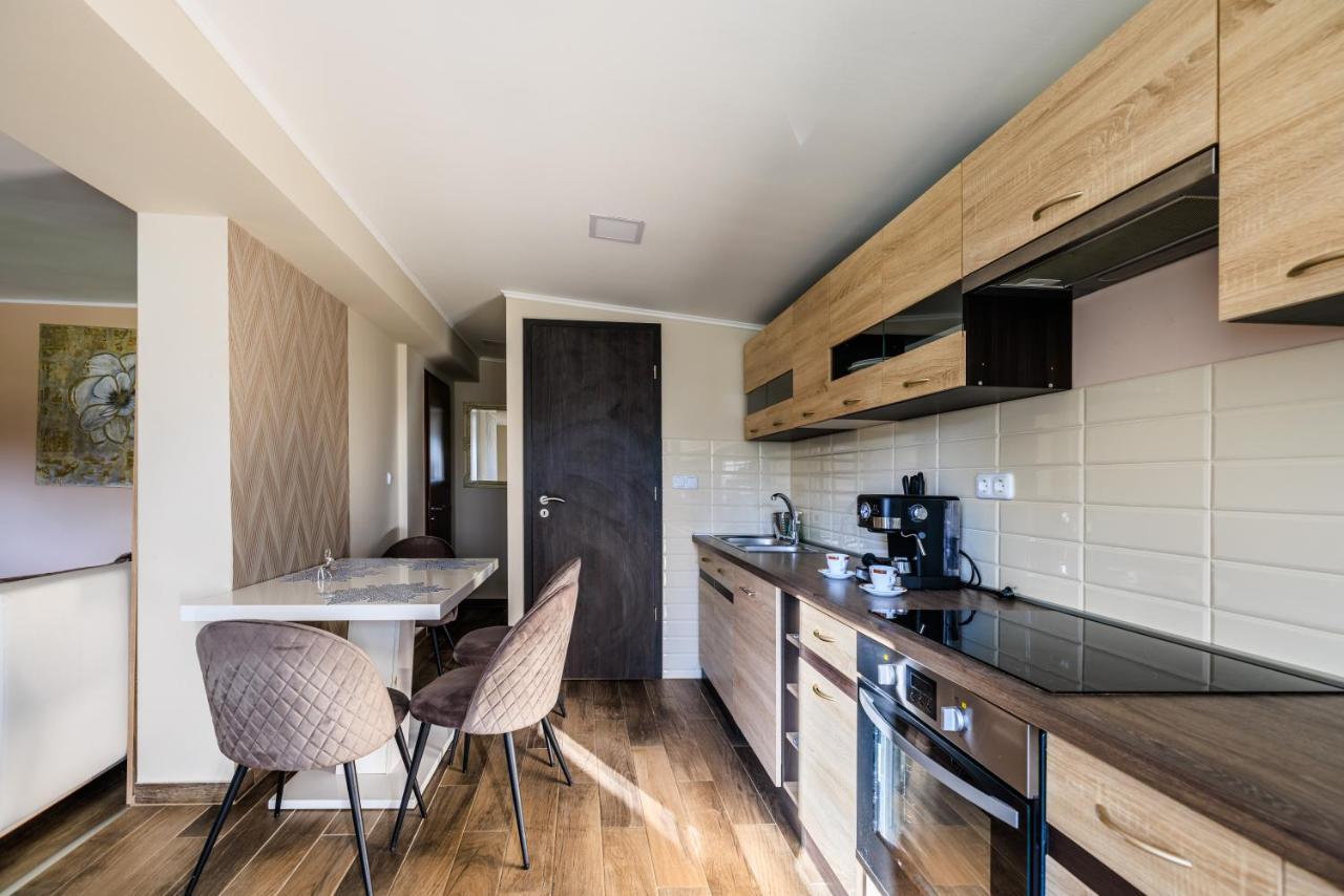Fekete Orchidea Apartman Balatonkenese Exterior photo